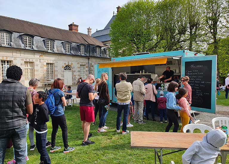 chateaudesaintjeanbeauregard-chasse-aux-oeufs-paques-crepes